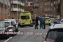 politi og ambulance holder i gade