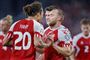 Yussuf Poulsen og Christian Eriksen jubler over målet i Parken.