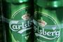 To dåseøl fra Carlsberg