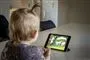 barn med iPad