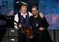 Paul McCartney og Ringo Starr på scecnen