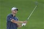 Nicolai Højgaard med golfkølle