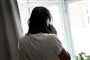 en person snakker i mobiltelefon