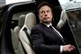 Elon Musk i en bil