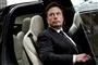 Elon Musk i en bil
