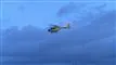 En helikopter i luften