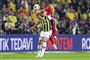 Danske Victor Nelsson er her i duel mellem Fenerbahce-angriber Edin Dzeko i en ligakamp mellem holdene i sidste uge. (Arkivfoto).