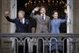 royale vinker fra balkon