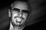 Ringo Starr er færdig med at skrive autografer