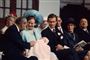 1968: Tre generationer til barnedåb i Holmens Kirke. Til venstre for dåbsbarn og forældre kong Frederik IX. Til højre farmor og farfar, Renée og André de Monpezat. Navnet blev Frederik André Henrik Christian.