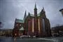 en domkirke på en plads