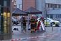 politi til stede på torv