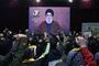 Hizbollahs øverste leder, Hassan Nasrallah, har i årevis levet i skjul af frygt for et israelsk attentat. Her taler han via en skærm til tilhængere i de sydlige forstæder til Libanons hovedstad, Beirut, tirsdag.
