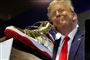 Trump med en gylden sko