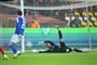 David Jensen kommer for sent ned til Andreas Schjelderups afslutning ved FCN's 2-1-mål i Farum.