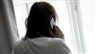 en person taler i telefon