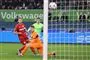 fodboldspillere i aktion