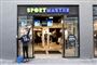 Butikskæden Sportmaster, der forhandler sportsudstyr og beklædning får nyt navn. Fremover skal butikkerne hedde Sports World. (Arkivfoto).