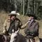 To cowboydere til hest