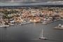 Hussalget stiger i starten af maj i både Jylland og på Fyn. Her er Svendborg set fra drone i september 2023. Men i Region Hovedstaden er udbuddet faldet. Det viser nye tal fra Boligsiden. (Arkivfoto).