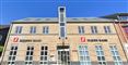 bankbygning set fra gaden