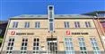 bankbygning set fra gaden