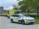 politibil og ambulance på vej