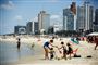 folk på stranden i Tel Aviv