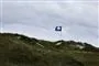 et blåt flag vajer