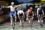 Franske Anthony Turgis (til venstre) vandt 9. etape i Touren.