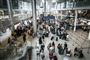 mange mennesker i lufthavn
