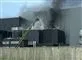 en bygning i brand