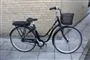 En damecykel med elmotor