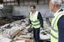 personer i en brandtomt