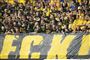  brøndbyfans med stort banner og t-shirts
