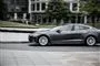 Tesla kører på gade
