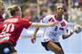 Vipers var i søndag i Esbjerg for at spille Champions League. Her er Jamina Roberts i nærkamp med Team Esbjergs Marit Røsberg Jacobsen.