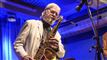 Jesper Thilo med en saxofon.
