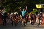 cavendish med armene over hovedet