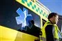 mand foran ambulance
