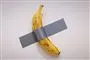 banan hænger på væg 