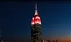 Empire State Building i rødt og hvidt