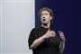 Mark Zuckerberg gestikulerer mens han taler