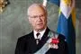 kong carl gustaf står og taler 