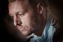 portræt af fodboldspilleren Simon Kjær