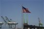 amerikansk flag blafrer i vinden