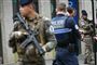 Politi og militær er massivt til stede ved gymnasiet Notre-Dame de Toutes-Aides i byen Nantes i det nordvestlige Frankrig, hvor en gymnasieelev torsdag har stukket en medstuderende ihjel og såret tre andre.