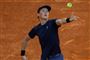 tennisspiller i sort server
