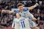 fodboldspiller jubler efter scoring