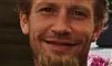 Mand smiler 